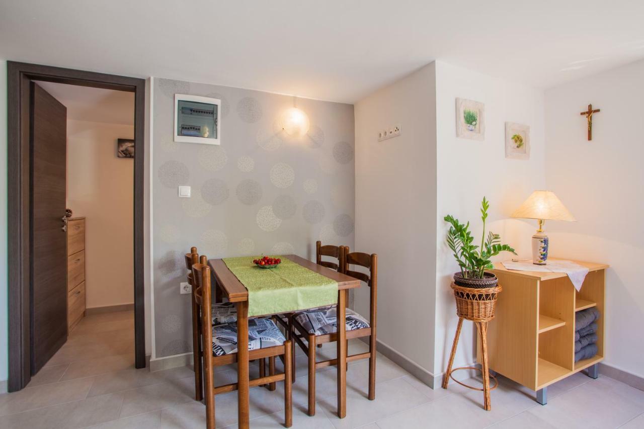 Apartment Enjoy And Relax Црес Экстерьер фото